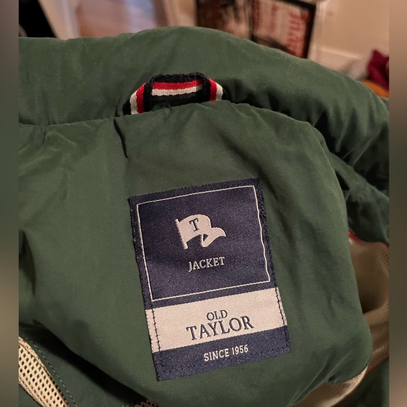 Old Taylor Green Jacket with concealed navy hood. - Picture 4 of 5